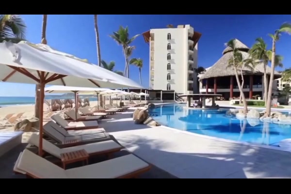 Krystal Grand Cancun